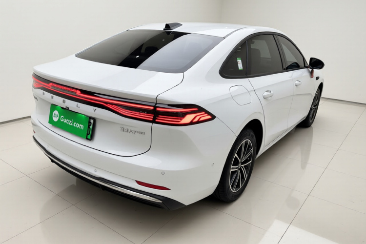 吉利银河 银河A7 2025款 EM-i 70km 豪享版车身外观7