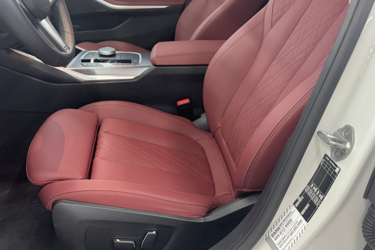 宝马3系 2024款 325Li M运动曜夜套装局部细节19