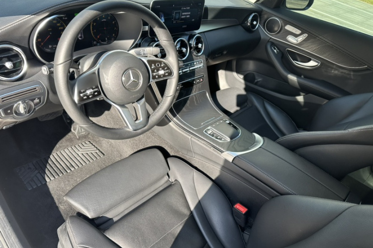 奔驰C级 2019款 改款 C 260 L 运动版中控内饰7004