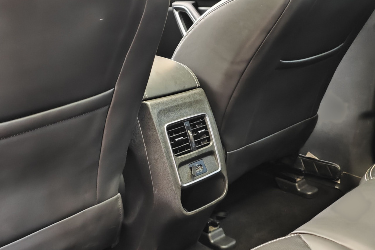 江汽集团 嘉悦X7 2020款 1.5TGDI 自动超越型中控内饰7004