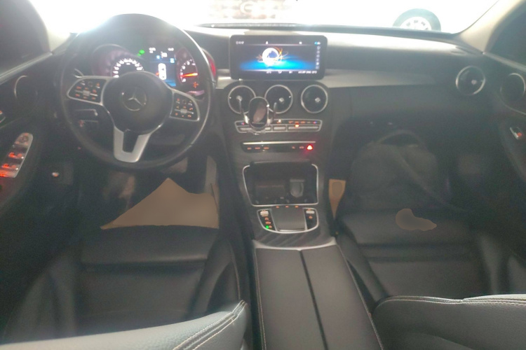 奔驰C级 2019款 C 180 L 时尚型运动版中控内饰12