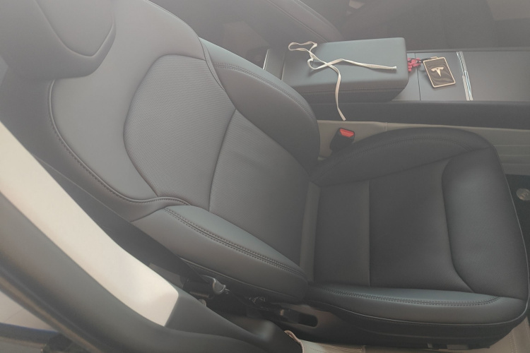 特斯拉 Model 3 2025款 后轮驱动版局部细节41