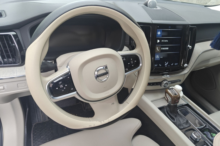 沃尔沃XC60 2020款 T5 四驱智远豪华版中控内饰13