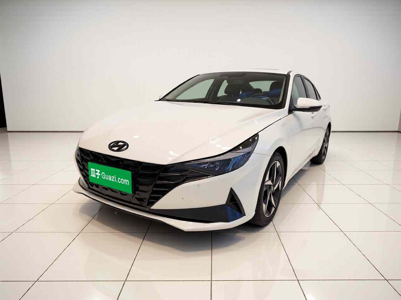 现代 伊兰特 2022款 1.5L CVT LUX尊贵版(2)