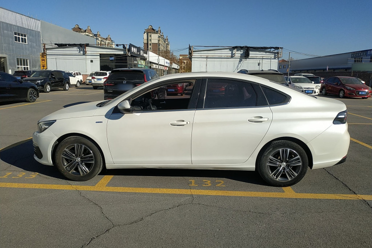 标致308 2019款 230THP 自动豪华版 国VI车身外观4