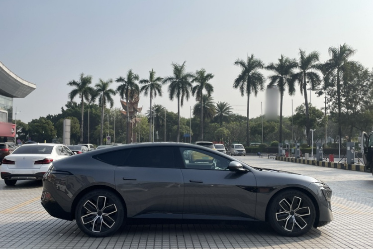 阿维塔12 2024款 700 三激光后驱奢享版车身外观6005