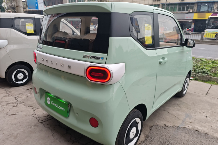 五菱汽车 宏光MINIEV 2024款 第三代 215km 青春版车身外观7