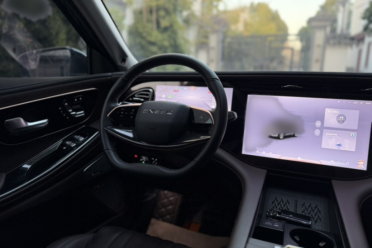 星途揽月 2023款 400T 四驱星尊版 6座中控内饰7006