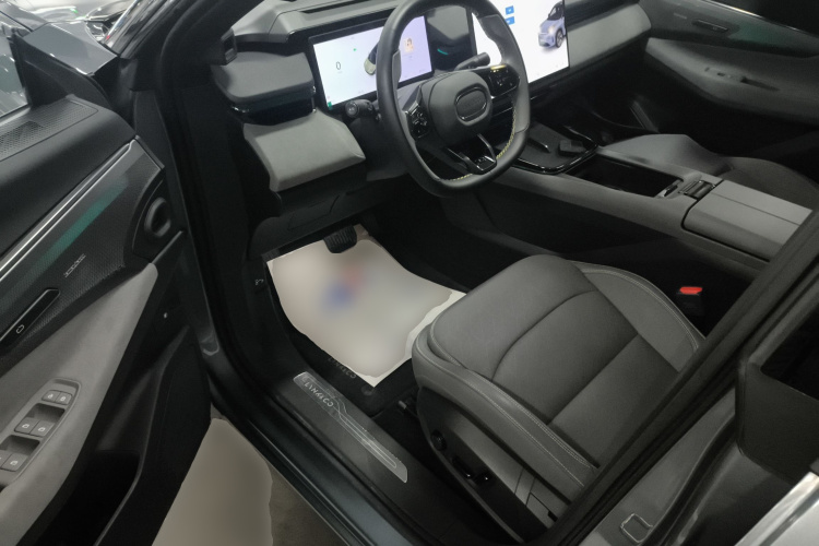 领克08 EM-P 2025款 220km 四驱性能Halo中控内饰7003