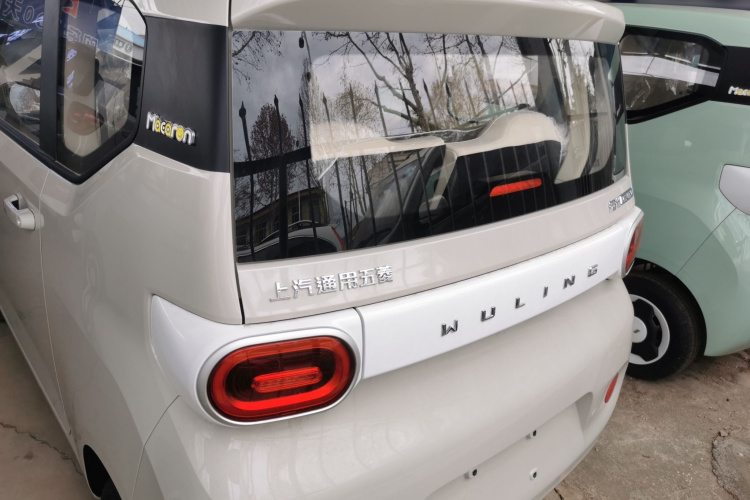 五菱汽车 宏光MINIEV 2024款 第三代 215km 青春版车身外观6