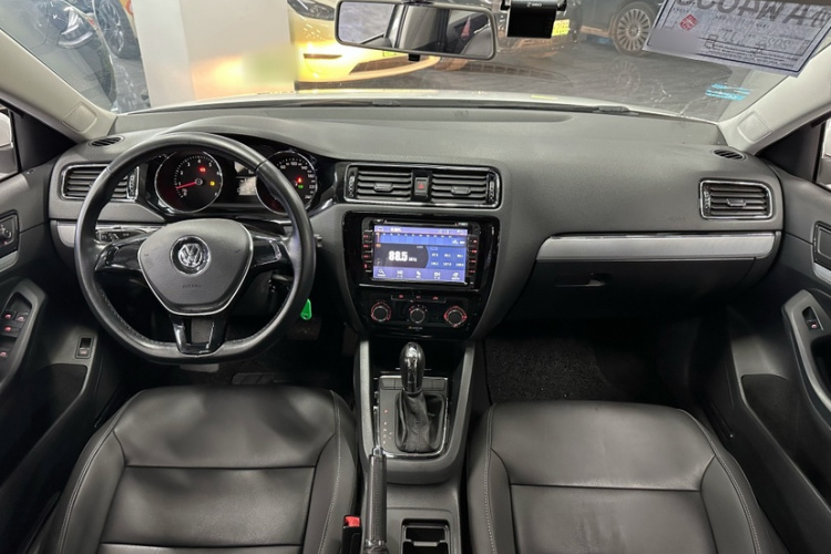 大众 速腾 2015款 1.6L 自动舒适型中控内饰7003