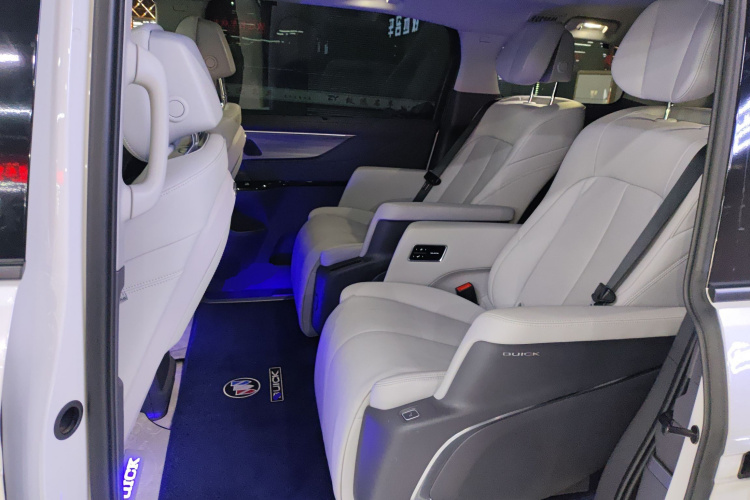 别克GL8 2025款 陆尊 尊享版中控内饰21