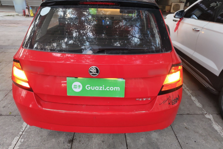 斯柯达 晶锐 2015款 1.6L 自动运动版车身外观6