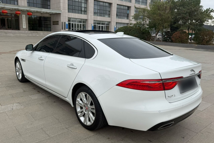 捷豹XFL 2018款 XFL 2.0T 250PS 尊享版车身外观6003