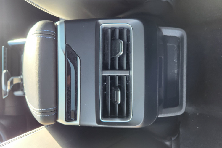 吉利汽车 星瑞 2025款 东方曜 2.0TD 望月版局部细节9006