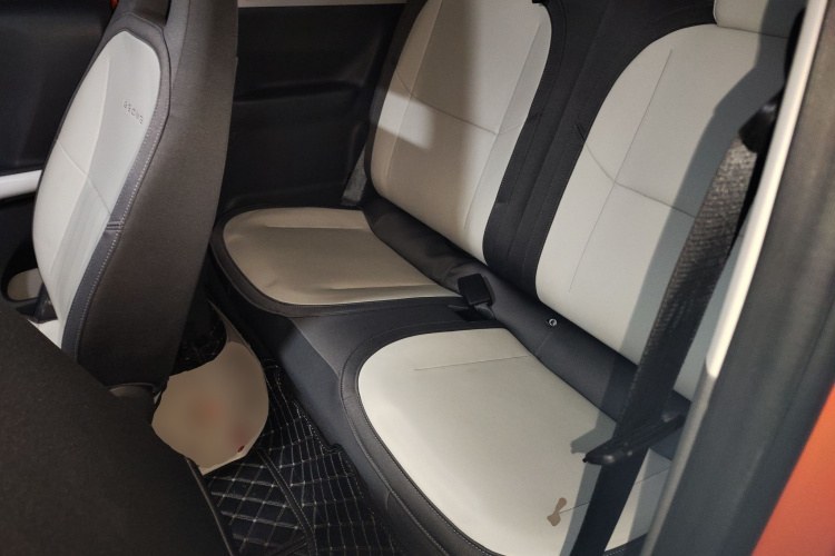 吉利银河 2025款 210km 熊猫骑士中控内饰21