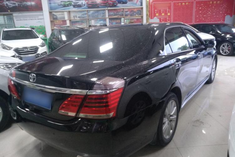丰田 皇冠 2012款 2.5L Royal 真皮版车身外观7