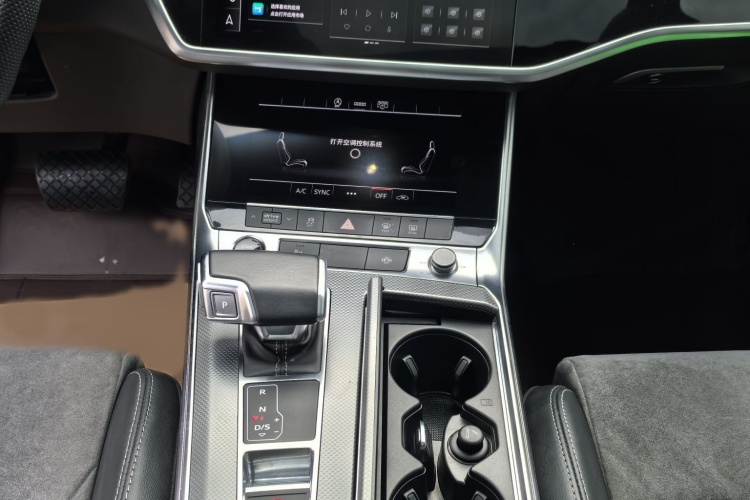 奥迪A6L 2021款 45 TFSI 臻选动感型中控内饰7009
