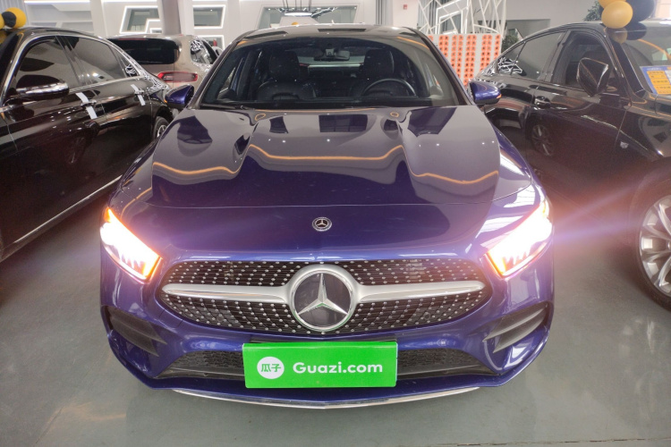 奔驰A级 2020款 改款 A 200 L 运动轿车动感型车身外观2