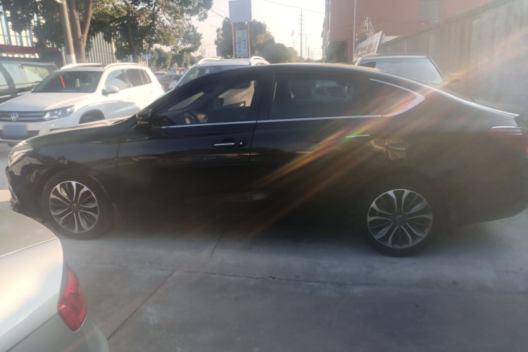 广汽传祺 传祺GA6 2016款 235T DCT豪华版车身外观6005