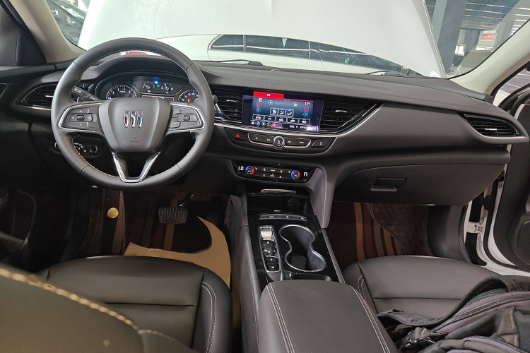 别克 君威 2024款 25T 超享版中控内饰7002