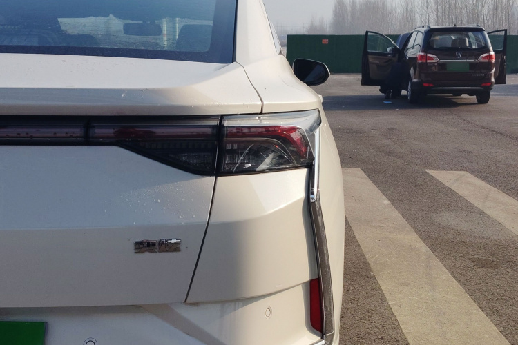 东风风神 奕炫 2021款 230T 自动追风版车身外观6006