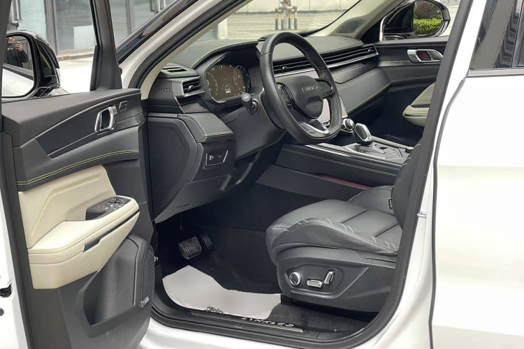 领克05 2020款 2.0TD 两驱耀Halo中控内饰20