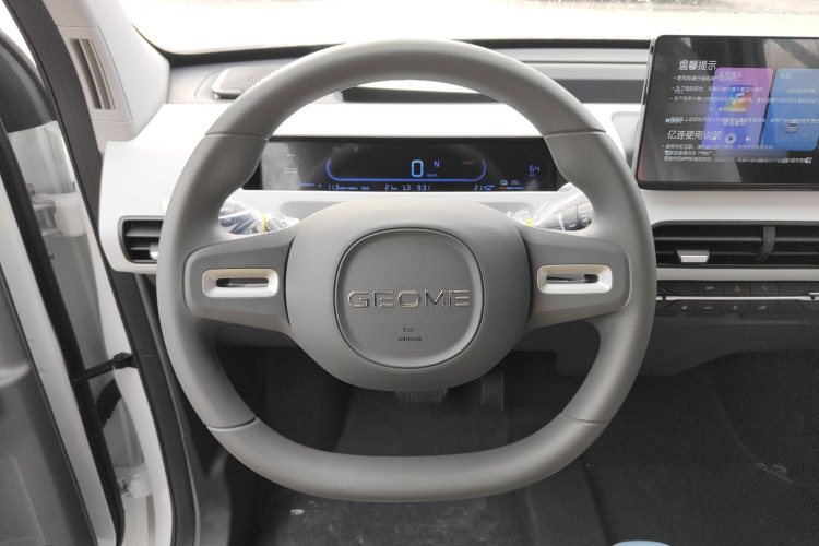 吉利银河 2024款 熊猫mini 200km 耐力熊中控内饰13