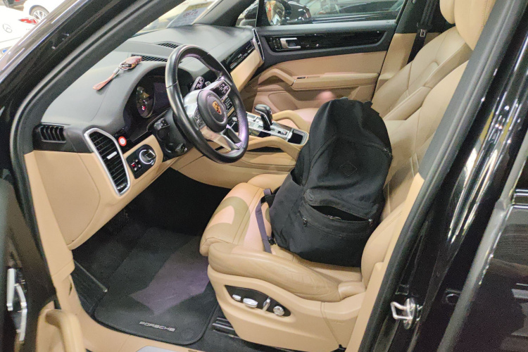 保时捷 2019款 Cayenne 3.0T中控内饰19