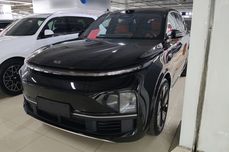 理想汽车 理想L9 2025款 Ultra 智能焕新版车身外观1