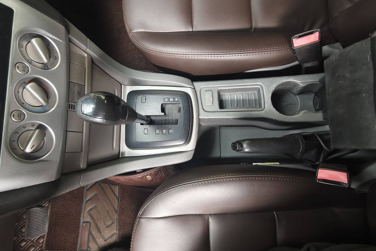 福特 福克斯 2013款 两厢经典 1.8L 自动基本型中控内饰7005