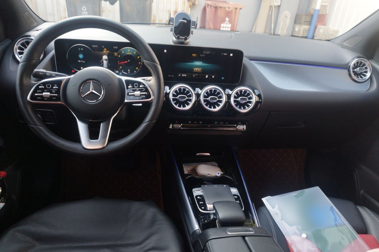 奔驰B级 2020款 B 180中控内饰12