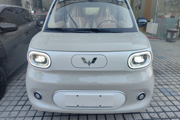 五菱汽车 宏光MINIEV 2024款 第三代 215km 青春版车身外观2