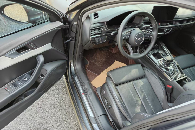 奥迪A4L 2020款 40 TFSI 豪华动感型中控内饰7002