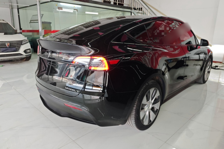 特斯拉 Model Y 2022款 改款 后轮驱动版车身外观6005