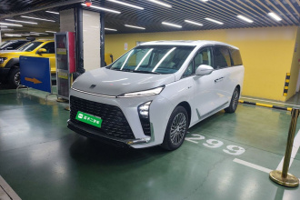 别克GL8新能源 2024款  陆尊 奢享版 7座