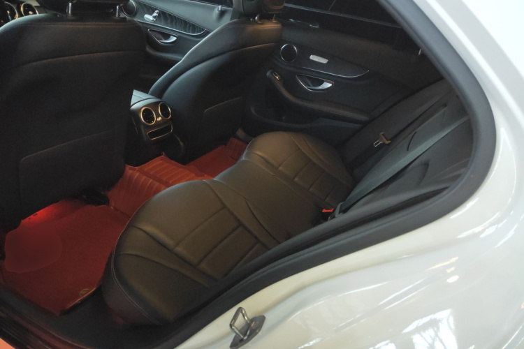 奔驰C级 2019款 C 180 L 时尚型运动版中控内饰7004