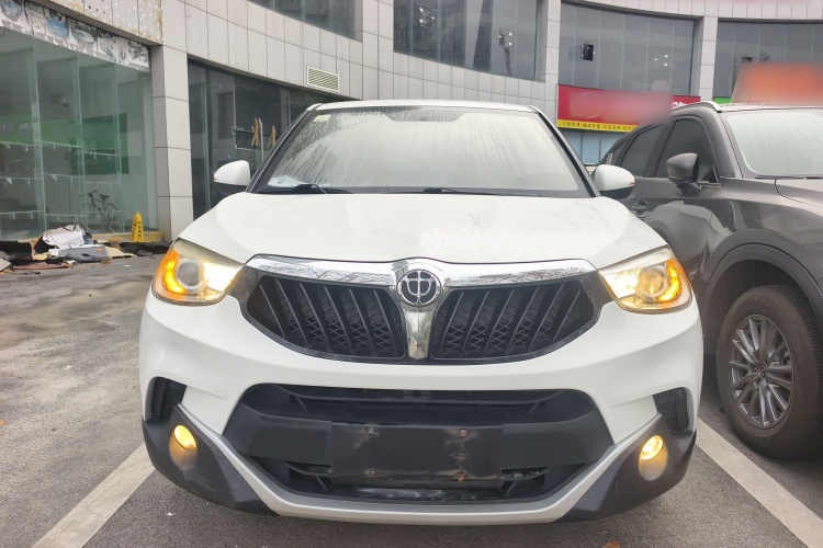 中华V3 2015款 1.5L 手动智能型车身外观6001