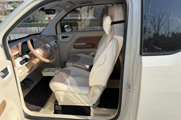 五菱汽车 宏光MINIEV 2024款 第三代 215km 青春版中控内饰7004