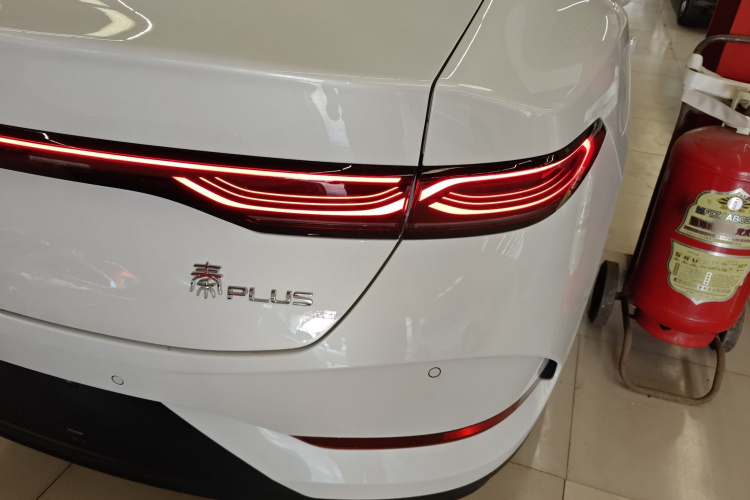 比亚迪 秦PLUS 2025款 DM-i 智驾版 128KM进取型车身外观9