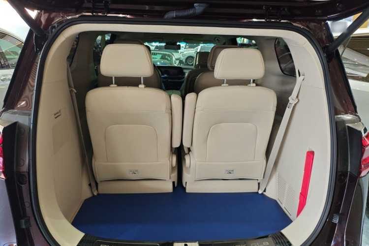 别克GL8 2022款 Avenir艾维亚 六座贤礼版机舱底盘23