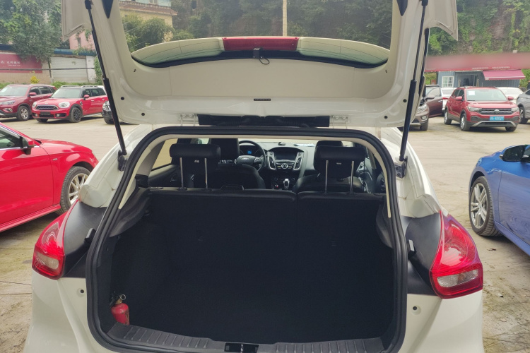 福特 福克斯 2018款 两厢经典 EcoBoost 125 自动超能风尚型智行版机舱底盘23