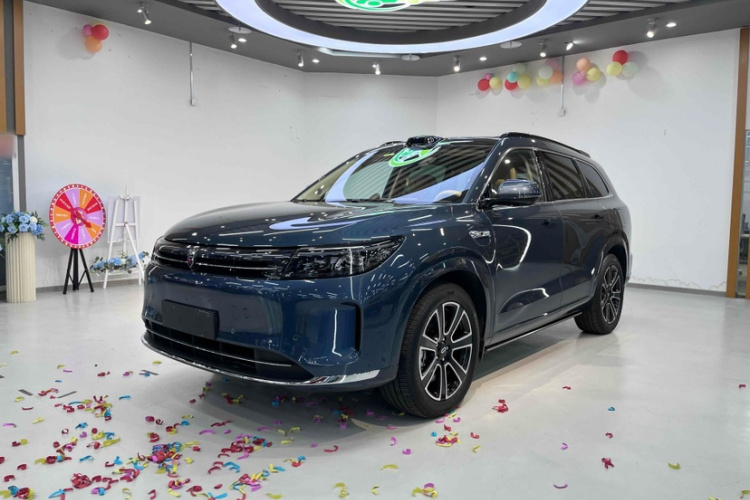 鸿蒙智行 问界M7 2024款 1.5T 智驾四驱Ultra版 5座车身外观1