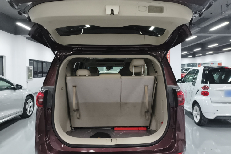 别克GL8 2022款 ES陆尊 653T 舒适型机舱底盘23