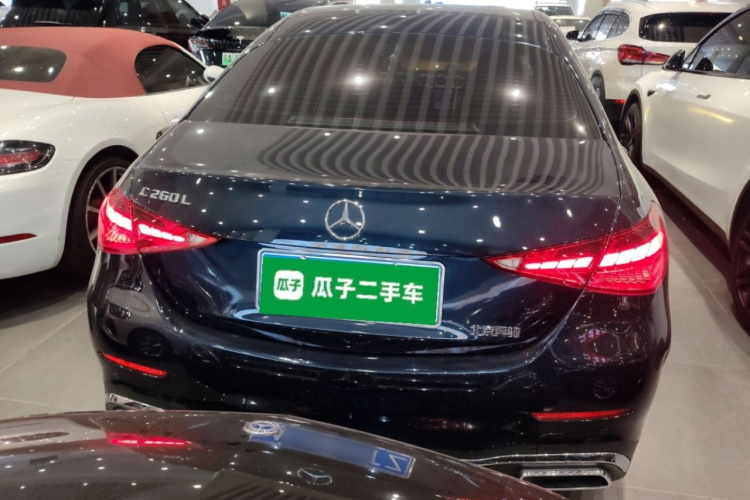奔驰C级 2024款 改款 C 260 L 运动版车身外观6