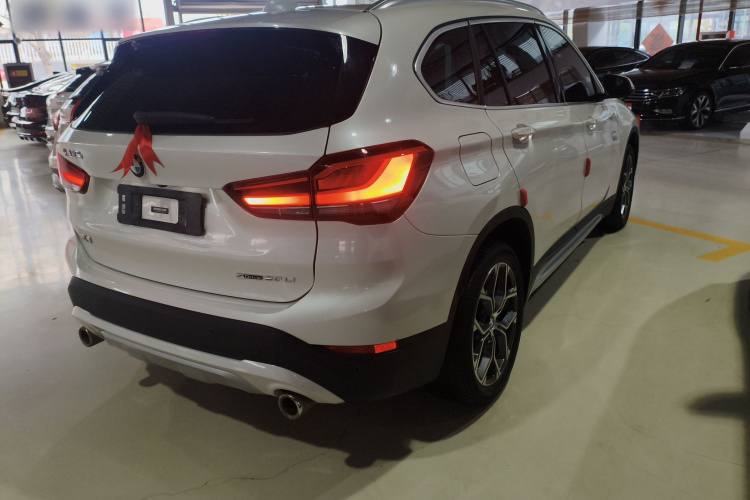 宝马X1 2020款 sDrive20Li 尊享型车身外观7