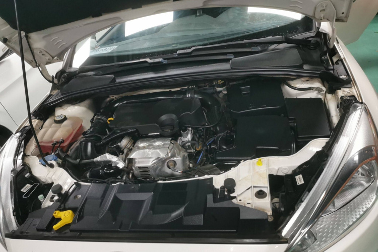 福特 福克斯 2015款 三厢 EcoBoost 125 自动超能风尚型局部细节24