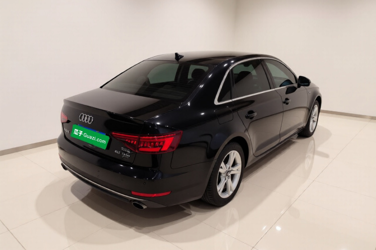 奥迪A4L 2018款 30周年年型 40 TFSI 进取型车身外观7