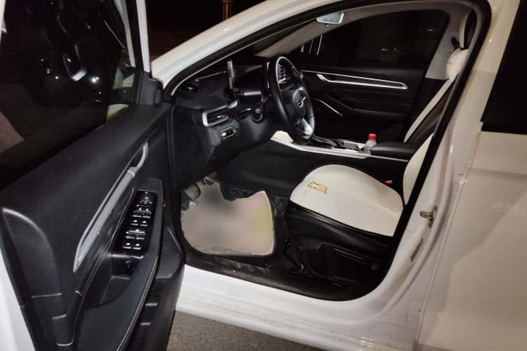 吉利汽车 帝豪 2023款 第4代冠军版 1.5L CVT豪华型中控内饰19