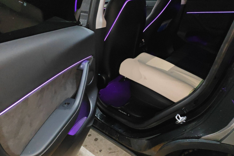 特斯拉 Model Y 2023款 后轮驱动版中控内饰7004